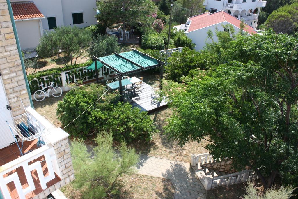 Apartments Tatjana Pag Exterior photo
